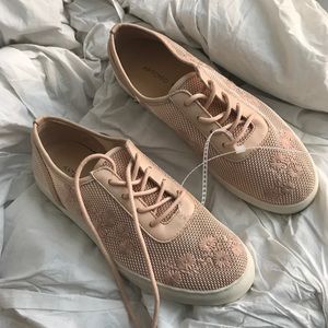 Antonia Melanie sneakers!